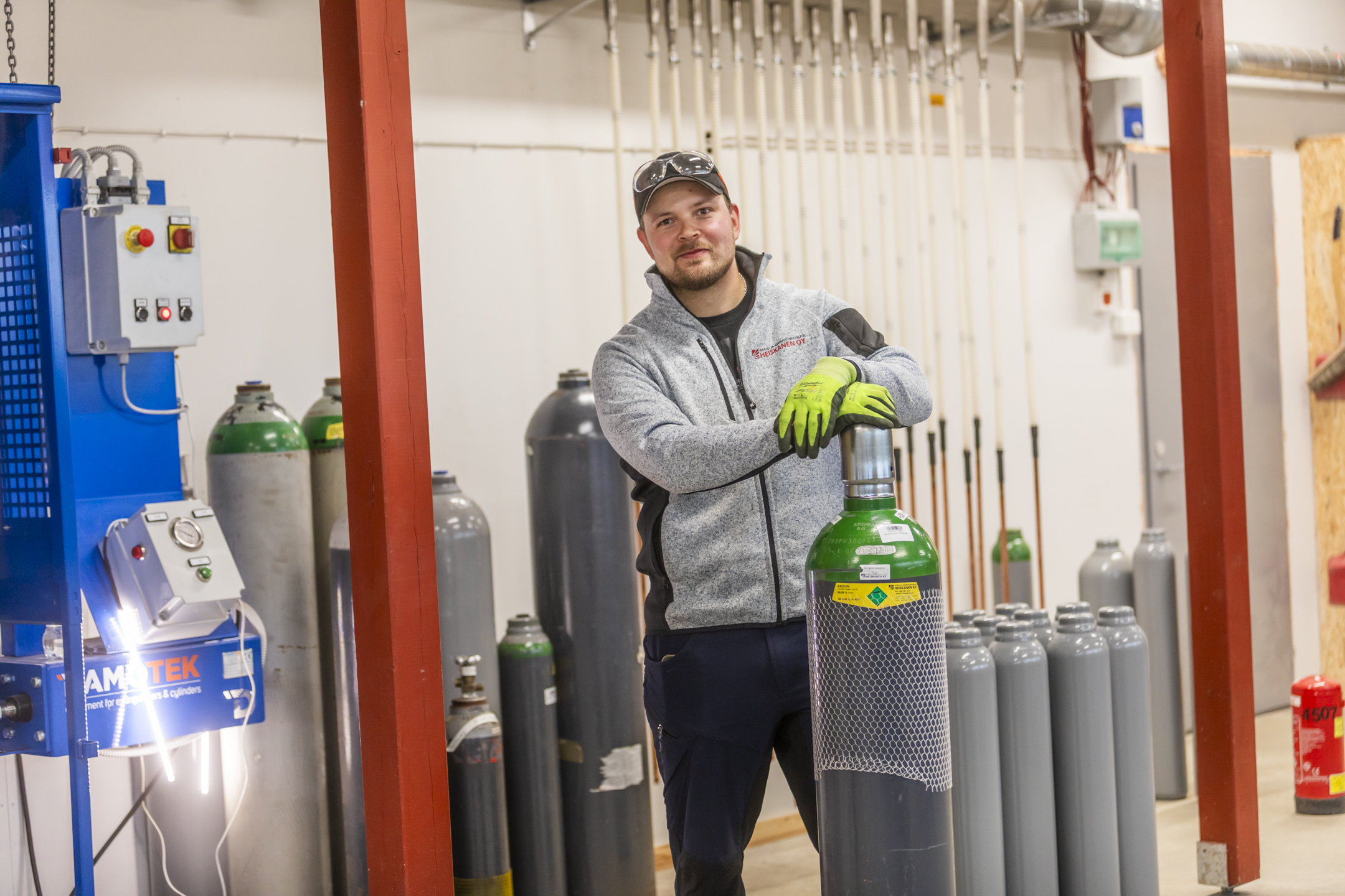 Taneli ja kaasupullot.