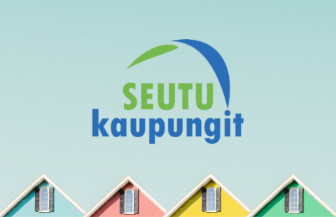 Neljä pastellisävyisen talon kattoa ja seutukaupungit logo.