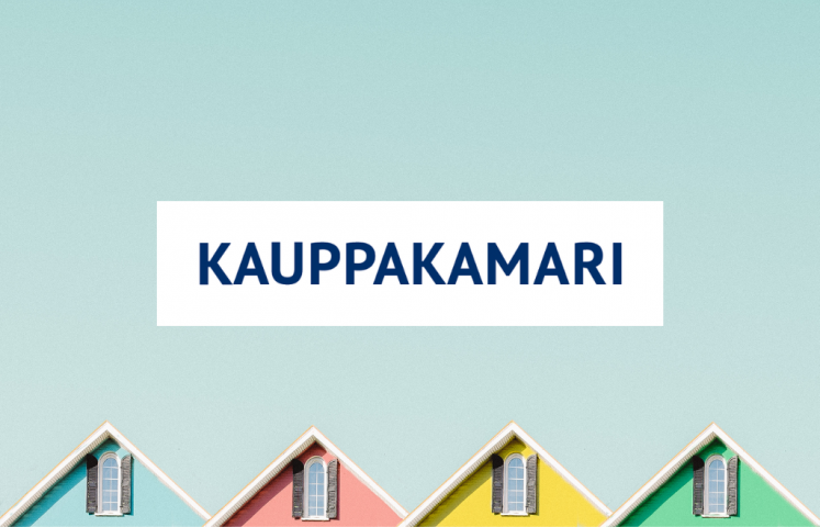 Neljä pastellinsävyistä taloa ja Kauppakamarin logo.